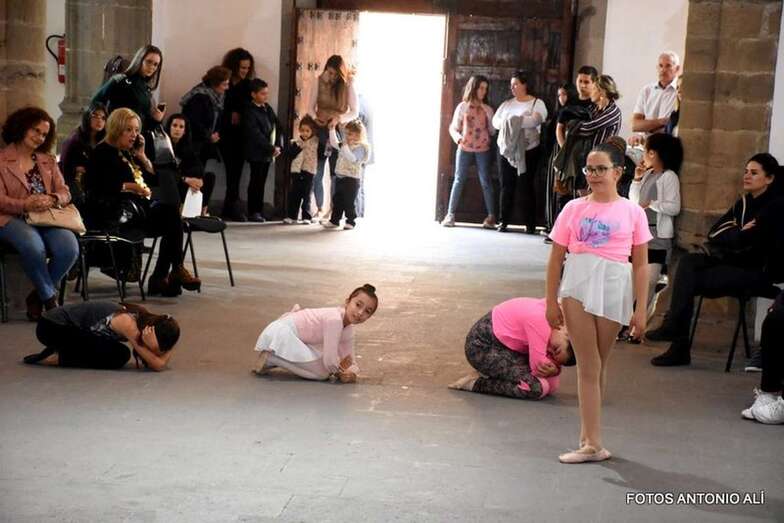 Jóvenes promesas del ballet, esta tarde en la ermita de San Pedro Mártir (Foto Antonio Alí)
